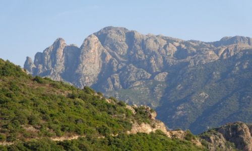 Zdjcie FRANCJA / Korsyka. / W centralnej czci wyspy. / Rowerem na Korsyce.
