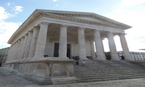 FRANCJA / Langwedocja / Nimes / swiatynia Nimes