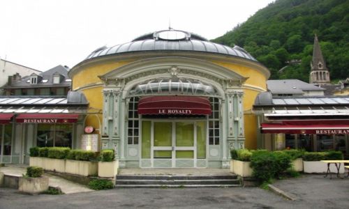 Zdjęcie FRANCJA / Midi-Pyrenees / Cauterets / park zdrojowy