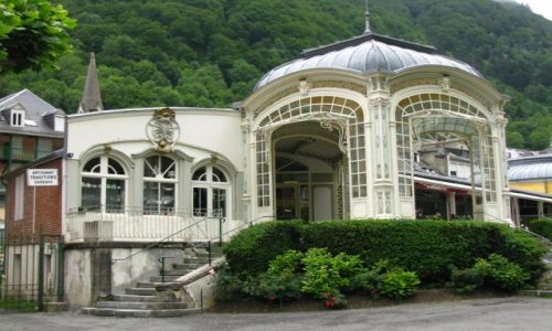 Zdjęcie FRANCJA / Midi-Pyrenees / Cauterets / park zdrojowy