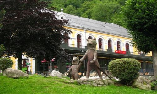 Zdjęcie FRANCJA / Midi-Pyrenees / Cauterets / park zdrojowy