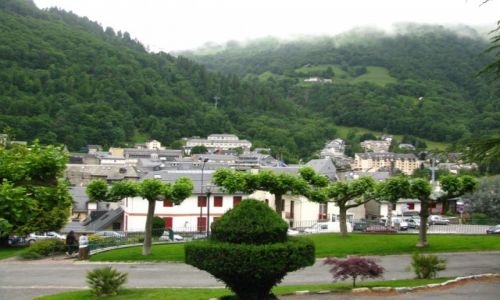 Zdjęcie FRANCJA / Midi-Pyrenees / Cauterets / park zdrojowy