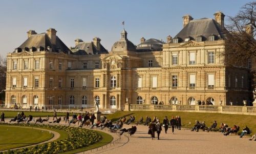Zdjecie FRANCJA / - / Pary / Soneczny dzie w Ogrodzie Luksemburskim