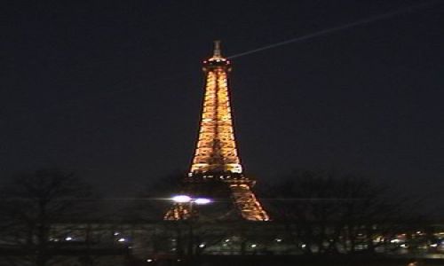 Zdjecie FRANCJA / brak / Pary / Wiea Eiffla_4