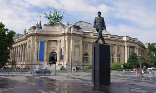 Zdjecie FRANCJA / le-de-France / Pary / Grand Palais i pomnik Charles’a de Gaulle’a