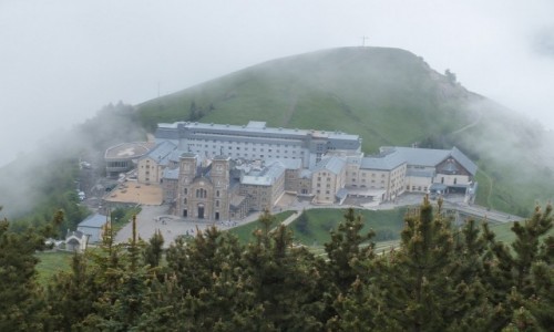 Zdjecie FRANCJA / Isere / La Salette / La Salette _ sanktuarium i cz hotelowa