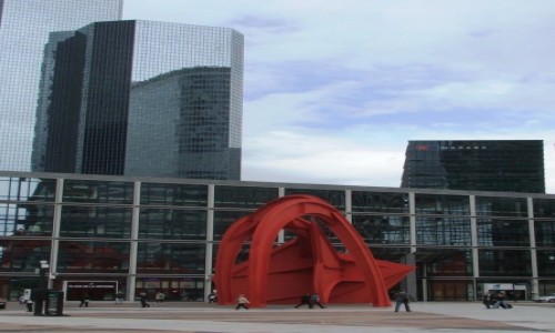 Zdjcie FRANCJA / Pary / La Dfense / Czerwony pajk