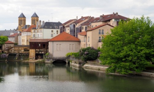 Zdjcie FRANCJA / Lotaryngia / Metz / niby w miecie, a jaki  spokj...