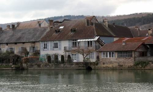Zdjecie FRANCJA / Burgundia-Franche-Comt / Quingey / Urokliwe domki