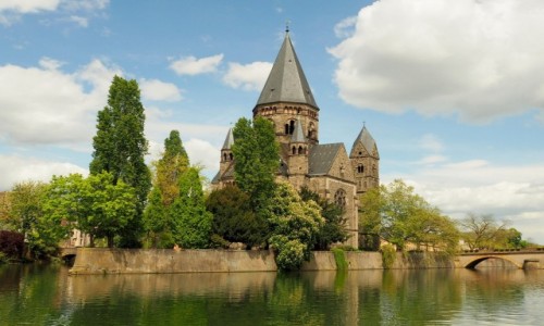 Zdjecie FRANCJA / Lotaryngia / Temple Neuf de Metz / nad Mozel...