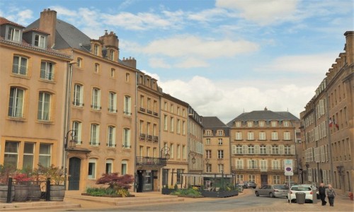 Zdjcie FRANCJA / Lotaryngia / Metz /  d'une seule couleur...