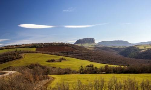 Zdjęcie FRANCJA / Oksytania / gdzieś po drodze / Pod śmieszną chmurką