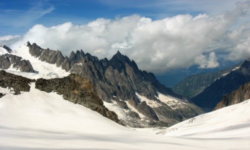 Zdjcie FRANCJA / Alpy / Widok ze rodkowej czci kolejki na Mont Blanc / Urok Alp