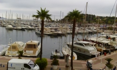 Zdjcie FRANCJA / Lazurowe Wybrzee / Cavalaire-sur-Mer / Marina w Cavalaire-sur-Mer