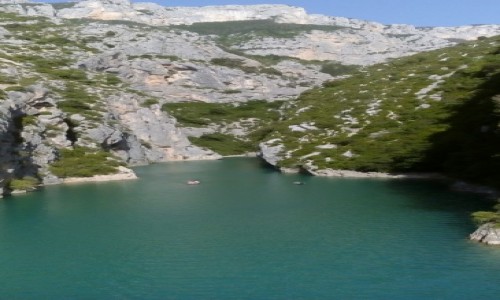 Zdjcie FRANCJA / Prowansja / Kanion Verdon / Kanion Verdon od strony jeziora