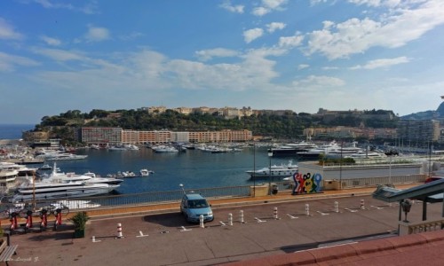 Zdjcie FRANCJA / Monako. / Monte Carlo. / Monako(u gry) i port w Monte Carlo.