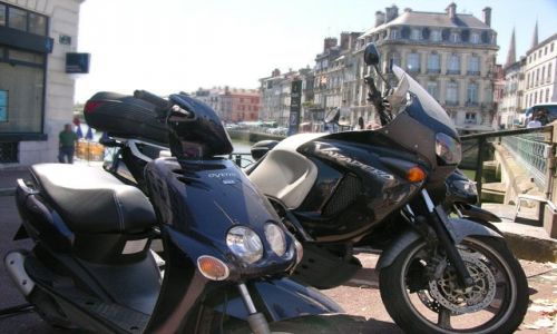 Zdjecie FRANCJA / Akwitania / Bayonne / Moto