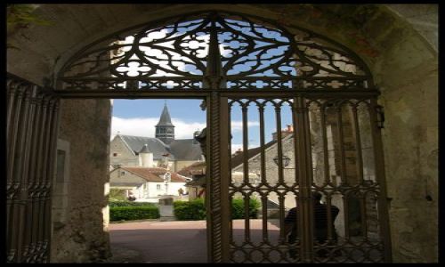 Zdjecie FRANCJA / brak / Montresor / Z bramy