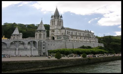 Zdjecie FRANCJA / brak / Lourdes / Nad grotą