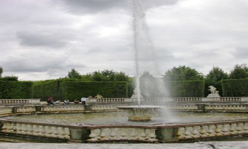 Zdjecie FRANCJA / brak / Paryż / Fontanna w Wersalu