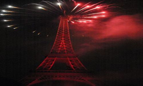 Zdjecie FRANCJA / brak / Pary 15 lipca / Czerwony