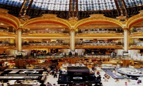 Zdjęcie FRANCJA / Paryż / Galeria La Fayette / Rano do katedry, a wieczorkiem... ukratkiem na zakupy...