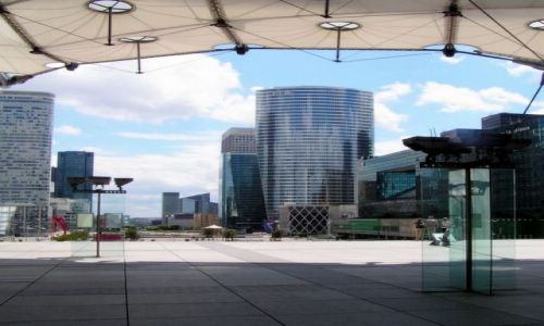 Zdjecie FRANCJA / brak / Pary, dzielnica La Defense / widok spod Grande Arche, gwna o La Defense