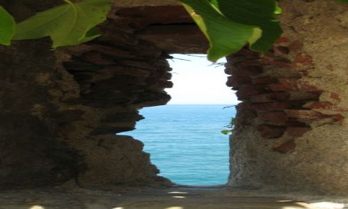 Zdjecie FRANCJA / Langwedocja / Collioure / ...widok na morze...