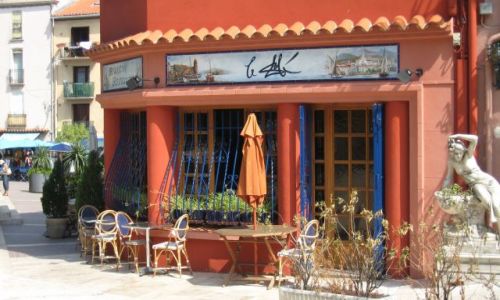 Zdjecie FRANCJA / Langwedocja / Collioure / Salvadore Dali wszechobecny