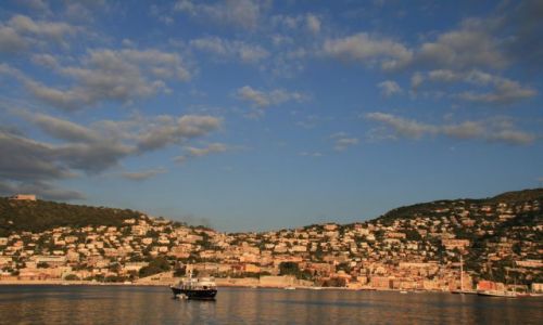 Zdjecie FRANCJA / brak / Villefranche - sur - Mer / zaraz po wschodzie soca w zatoce