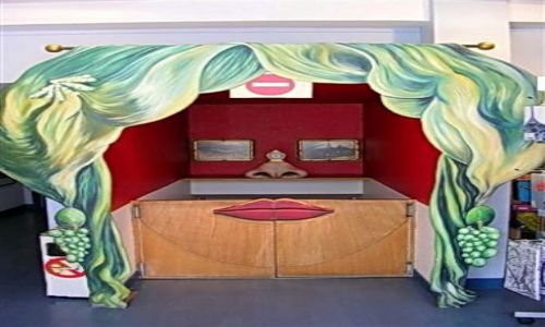 Zdjecie FRANCJA / Paryż / Paryz / po schodkach w dół- czyli surrealizm Salvadora Dalí