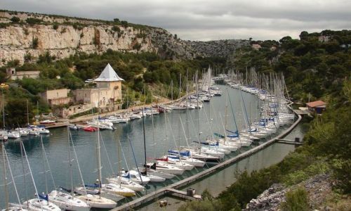 Zdjecie FRANCJA / - / Cassis / wybrzee Morza rdziemnego