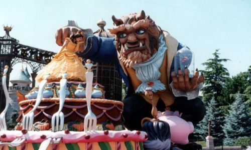 Zdj�cie FRANCJA / 32 km na wsch�d od Pary�a / Marne-la-Valle. / EURO DISNEYLAND - Parada.