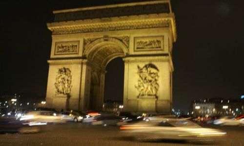 Zdjecie FRANCJA / Pary / uk Triumfalny / Noc na Polach Elizejskich