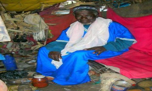 Zdjęcie GAMBIA / brak / W BUSZU U SZAMANA / SZAMAN