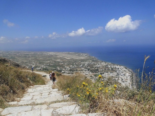 Zdj cia: Szczyt Mesa Vouno - staroytna Thera, Santorini, Troch inna Santorini., GRECJA
