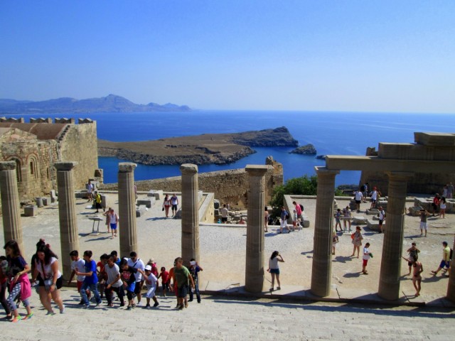 Zdj cia: Lindos, Rodos, Ruch na Akropolu , GRECJA