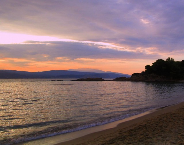 Zdj cia: Banana Beach, Skiathos, ~Zachd soca na Banana Beach, GRECJA