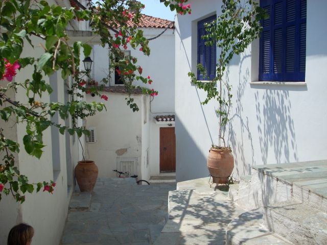 Zdjęcia: wyspa skiathos, Grecka ulica, GRECJA Zdjęcia: wyspa skiathos, Grecka ulica, GRECJA