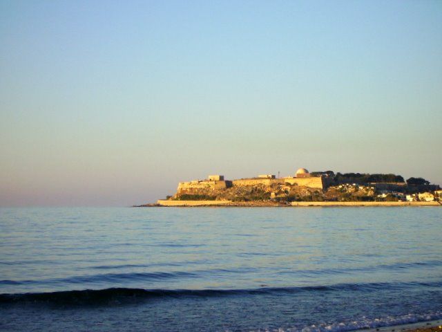 Zdjęcia: Rethymno, Kreta, widok na twierdzę o zachodzie słońca, GRECJA Zdjęcia: Rethymno, Kreta, widok na twierdzę o zachodzie słońca, GRECJA