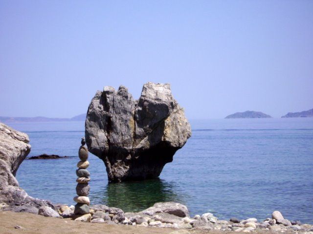 Zdjęcia: zatoczka w okolicy Moni Preveli, Kreta, kamienne serce, GRECJA Zdjęcia: zatoczka w okolicy Moni Preveli, Kreta, kamienne serce, GRECJA