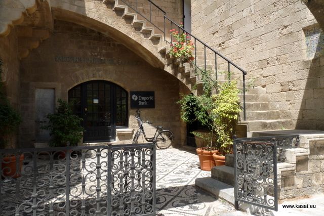 Zdjęcia: Rodos, Rodos - kiedyś siedziba rycerzy - teraz bank, GRECJA Zdjęcia: Rodos, Rodos - kiedyś siedziba rycerzy - teraz bank, GRECJA
