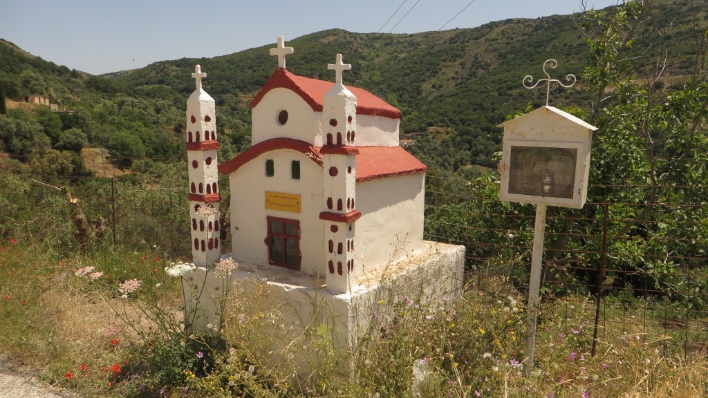 Zdjęcia: okolice wioski Azogires, Kreta, przydrożna kapliczka, GRECJA Zdjęcia: okolice wioski Azogires, Kreta, przydrożna kapliczka, GRECJA