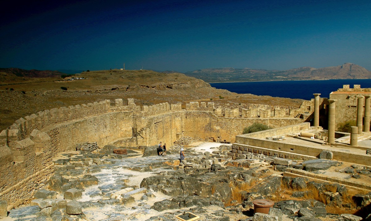 Zdjęcia: Lindos, Rodos,  Ruiny starożytnego akropolu, , GRECJA Zdjęcia: Lindos, Rodos,  Ruiny starożytnego akropolu, , GRECJA