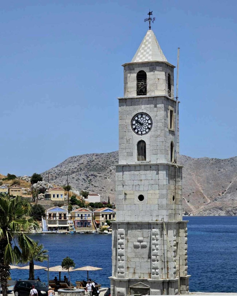 Zdjęcia: port Gialos, Symi, Wieża zegarowa z 1880 roku, GRECJA Zdjęcia: port Gialos, Symi, Wieża zegarowa z 1880 roku, GRECJA