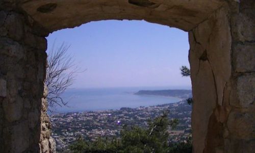 Zdjecie GRECJA / Rodos / okolice miasta Rodos / okno na ...