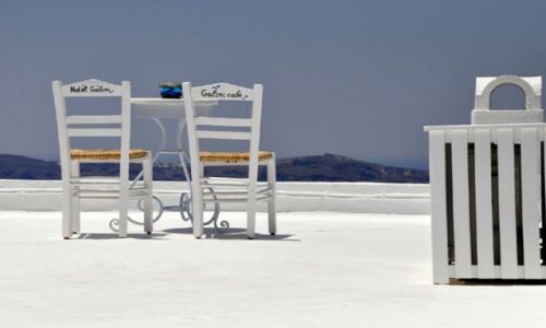 Zdjecie GRECJA / SANTORINI / Fira  / czas na kawe