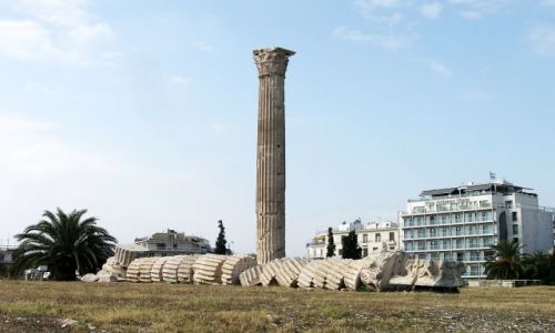 Zdjęcie GRECJA / -Ateny / Świątynia Zeusa / Kolumna
