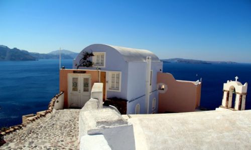 Zdjcie GRECJA / Santorini / Oi / Dom nad urwiskiem