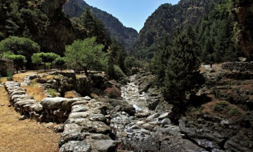 Zdjecie GRECJA / Paskowy Omalos na wysokoci 1200m / Samaria. / Przez wwz Samaria.